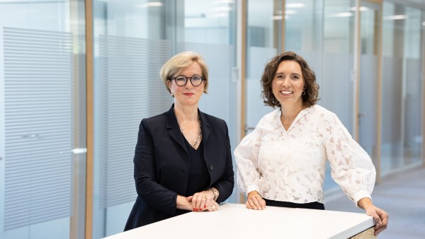 Two female Employees in office of Bank Group KfW, on the right is Mrs. Katrin Reich from GSO and on the Left is Mrs. Bettina Dorendorf from SIS2.