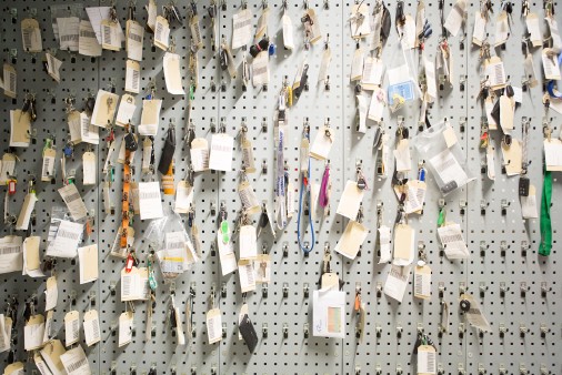 Verlorene Schlüssel im Fundbüro am Flughafen Frankfurt