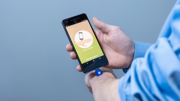 Kamedi GmbH in Karlsruhe. heat it - a mosquito bite healer via smartphone.