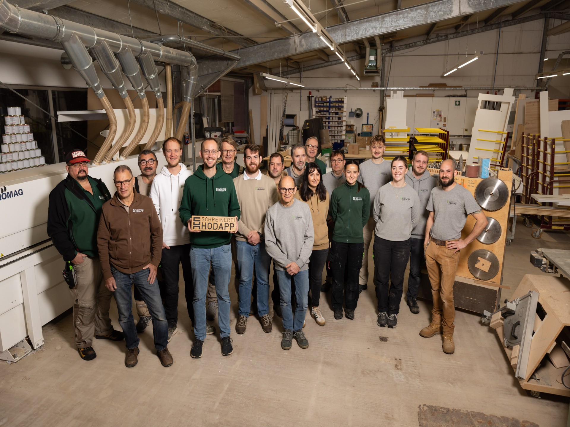 Ein Gruppefofo von einem Teil des Teams der Schreinerei Hodapp.