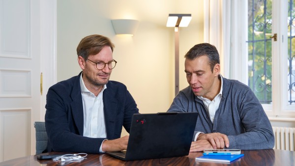 Florian Tappeiner und Christian Figge (v. l. n. r.), beide Managing Partner bei Armira