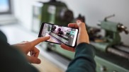 Auf dem Smartphone wird ein Bild für den Support oculavis Share aufgenommen