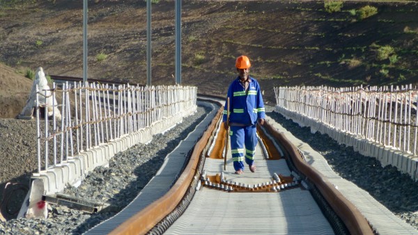 Bau der Awash Kombolcha Hara Gebaya Zugstrecke