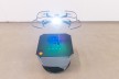 Drohne, verbunden mit einem Bodenroboter