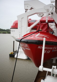 Ein Rettungsboot an Bord des Schiffes